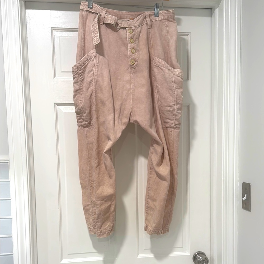 Free people blush color baggie pants.